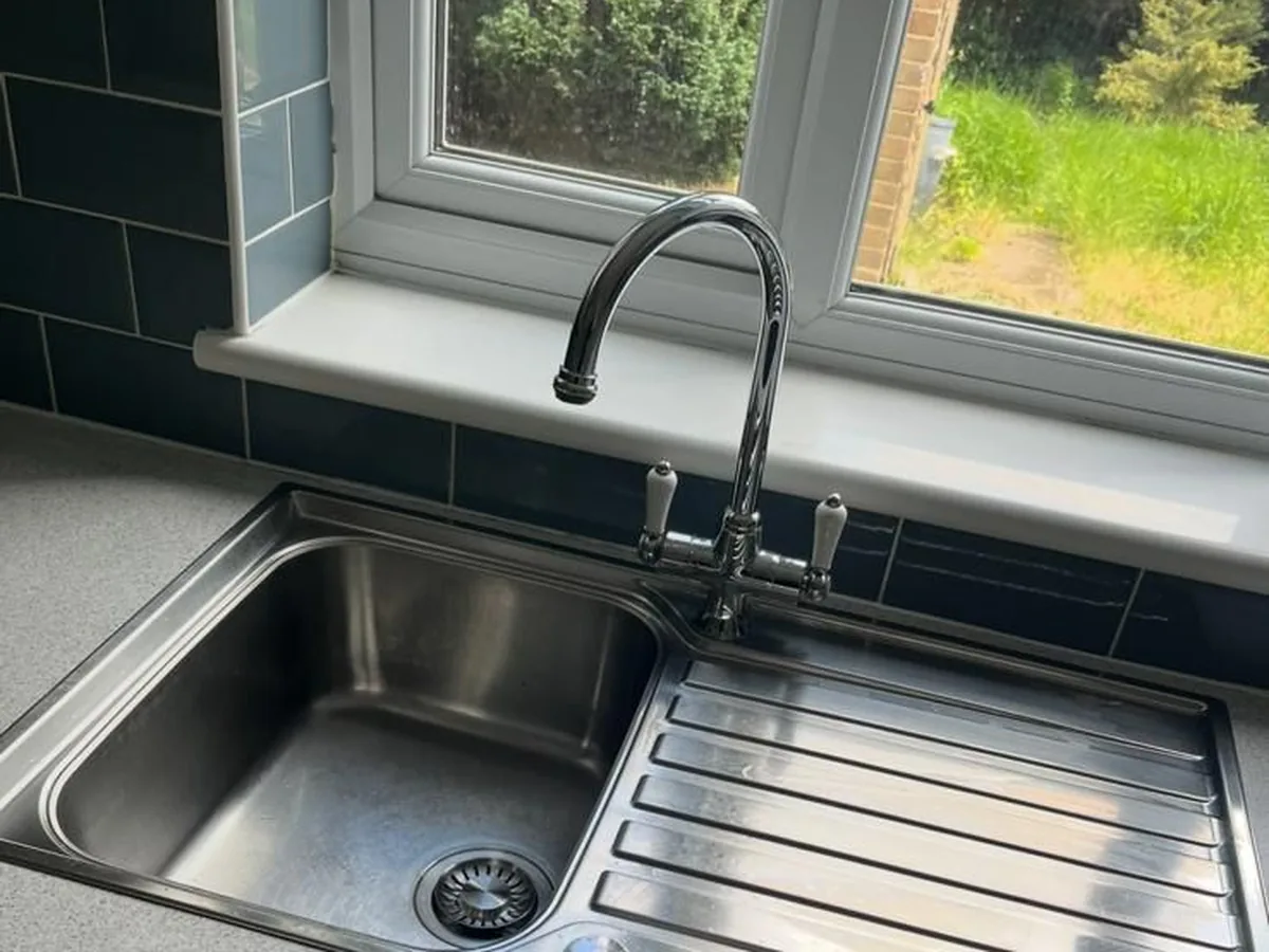 Sink after cleaning