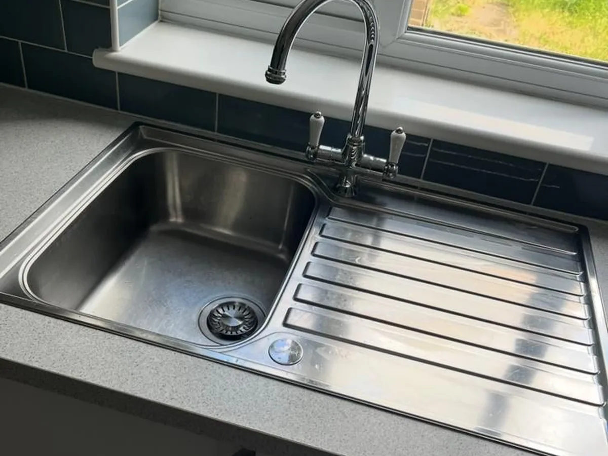Kitchen sink after cleaning